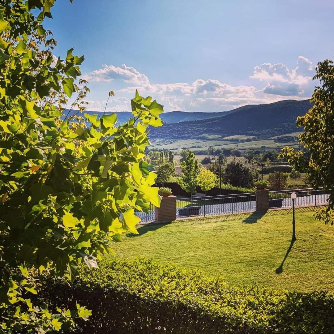 Villa La Fonte Di Montebuono Magione Exterior foto